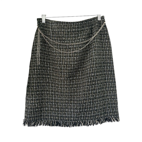 Elegant Black and White Tweed Pencil Skirt - Picture 5 of 5